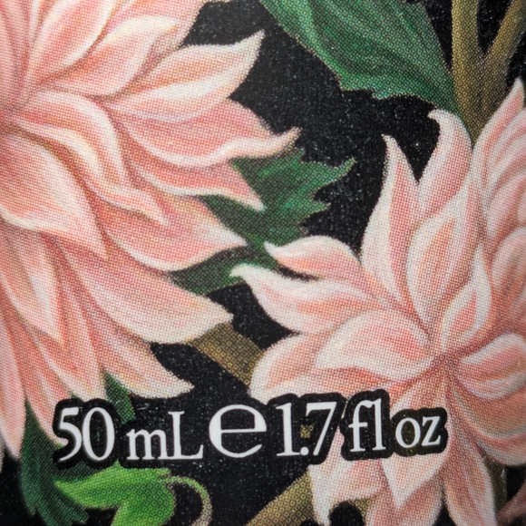 Nest Fragrances Dahlia & Vines Body Cream - Picture 4 of 5